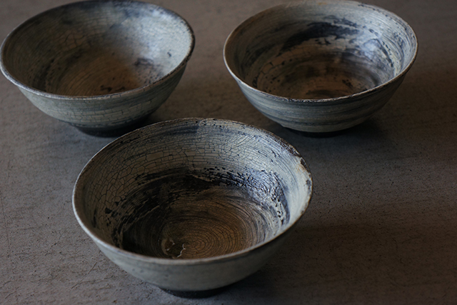 尾形アツシ 縁刷毛目 酒器 片口 ぐい呑み 尾形アツシ 刷毛目 小 片口 | 月森 utsuwa&gallery tsukimori